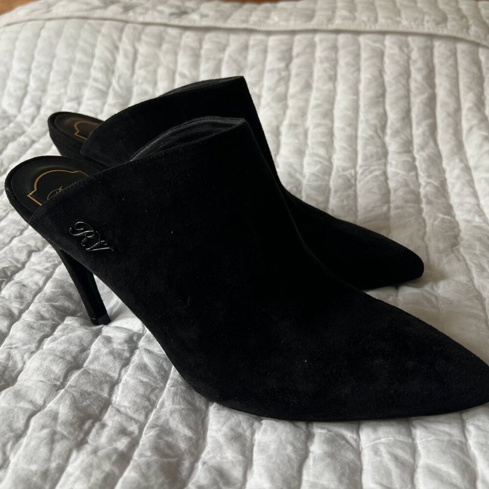 ROGER VIVIER Velvet Mules